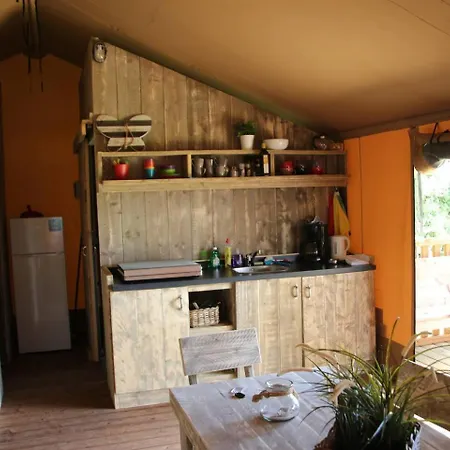 Veluwe Buitenverblijf Op De Glamping Voor 6 Personen Ll55