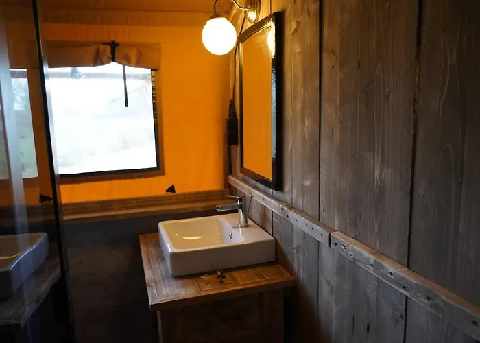 Veluwe Buitenverblijf Op De Glamping Voor 6 Personen Ll55 Пюттен